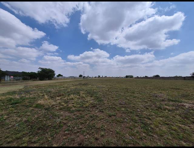 5,427M² VACANT LAND FOR SALE IN RIVERSDALE